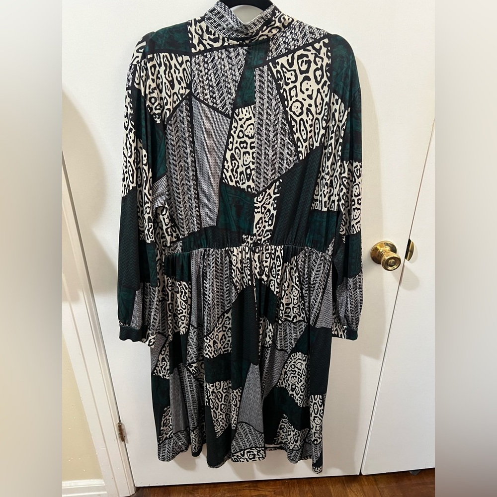 Patterned Green and Black Dress